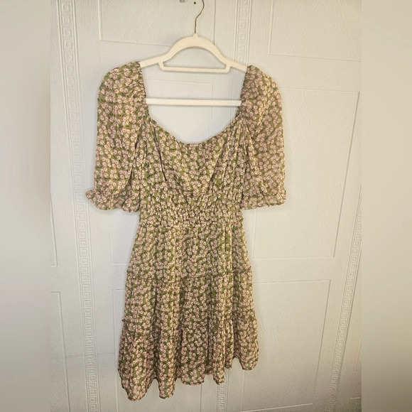 Trixxi Green Floral Puff Sleeve Tiered Smocked Mini Dress Cottagecore M EUC - Picture 2 of 13